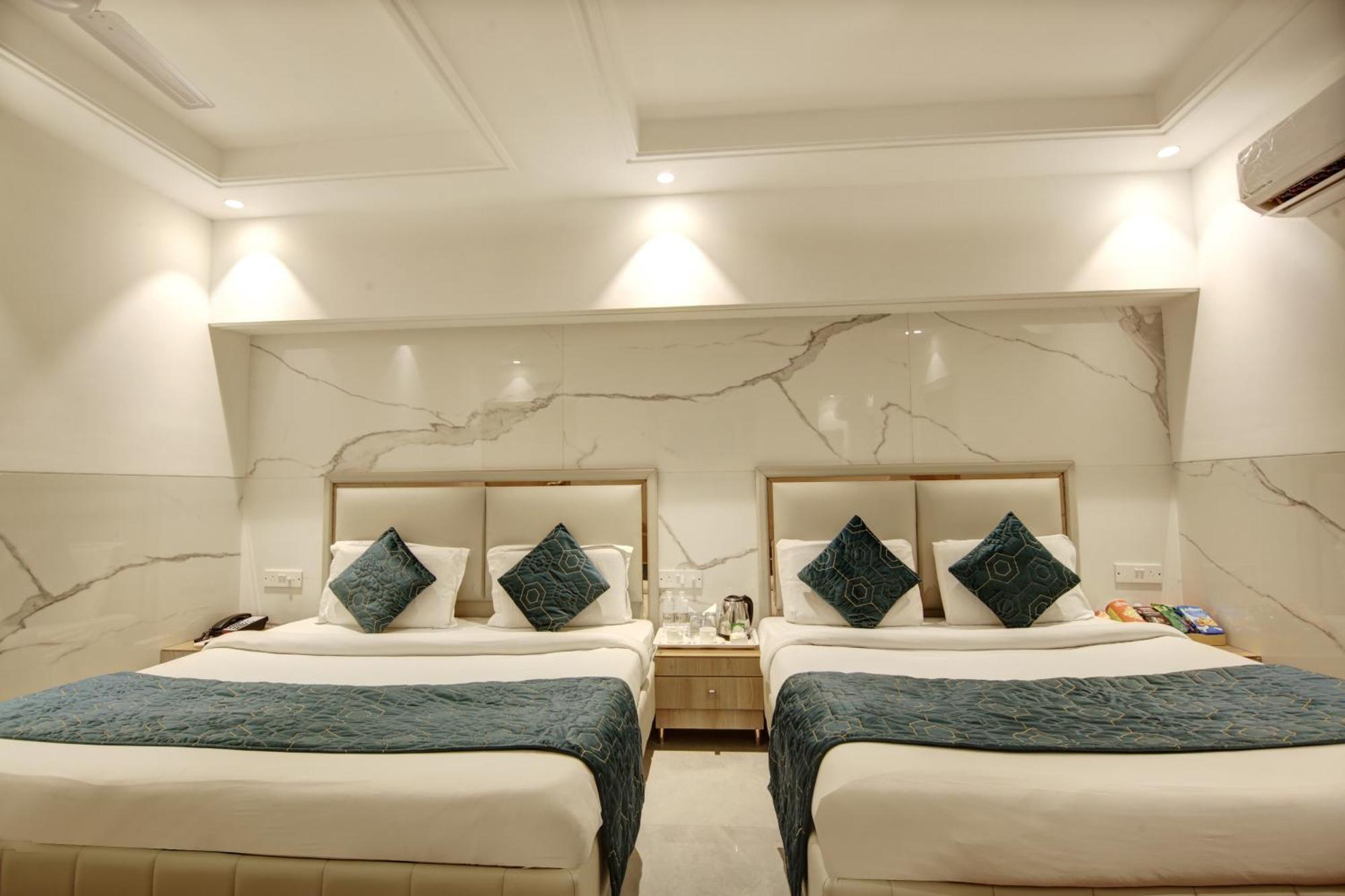 Hotel Transit International- Aerocity Delhi Airport Ню Делхи Екстериор снимка
