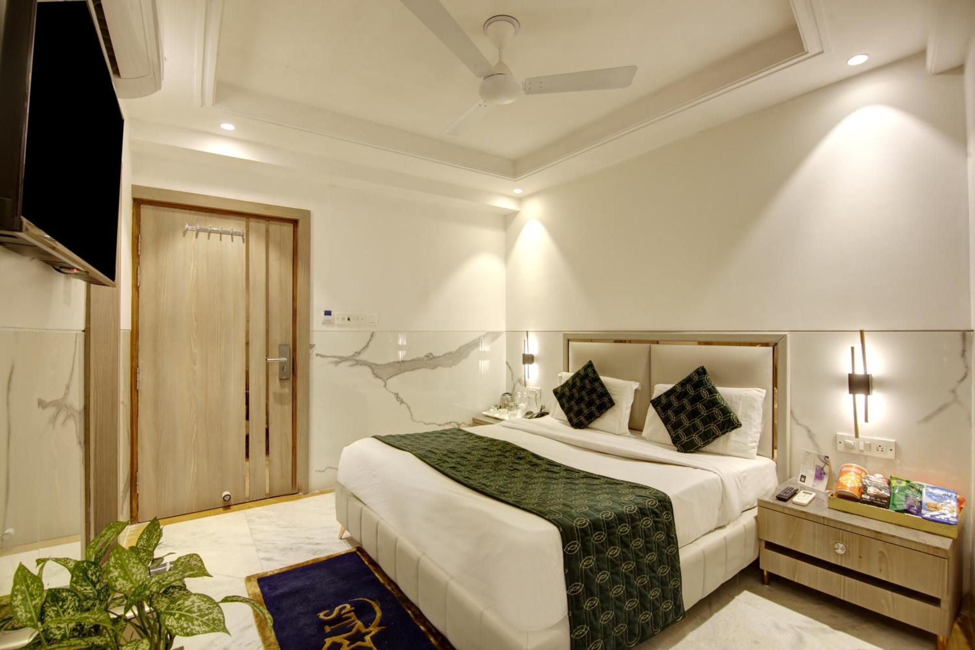 Hotel Transit International- Aerocity Delhi Airport Ню Делхи Екстериор снимка