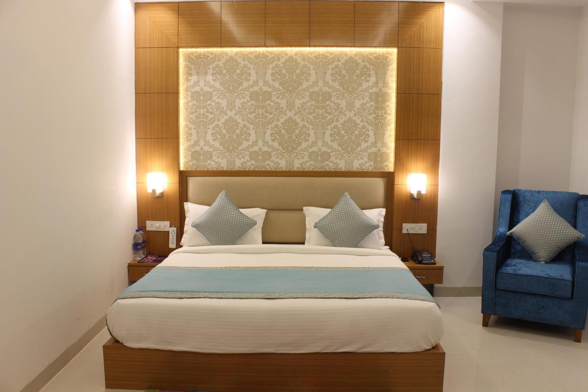 Hotel Transit International- Aerocity Delhi Airport Ню Делхи Екстериор снимка