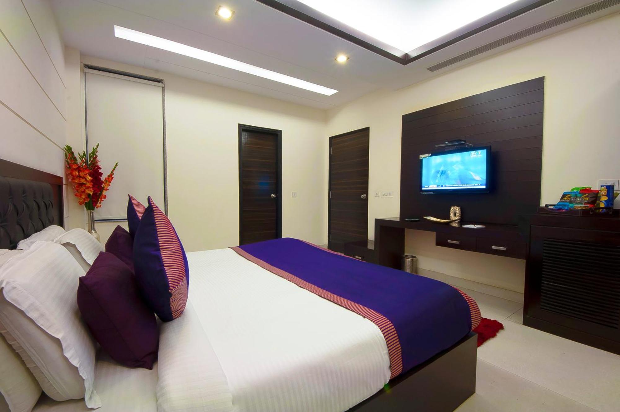 Hotel Transit International- Aerocity Delhi Airport Ню Делхи Екстериор снимка