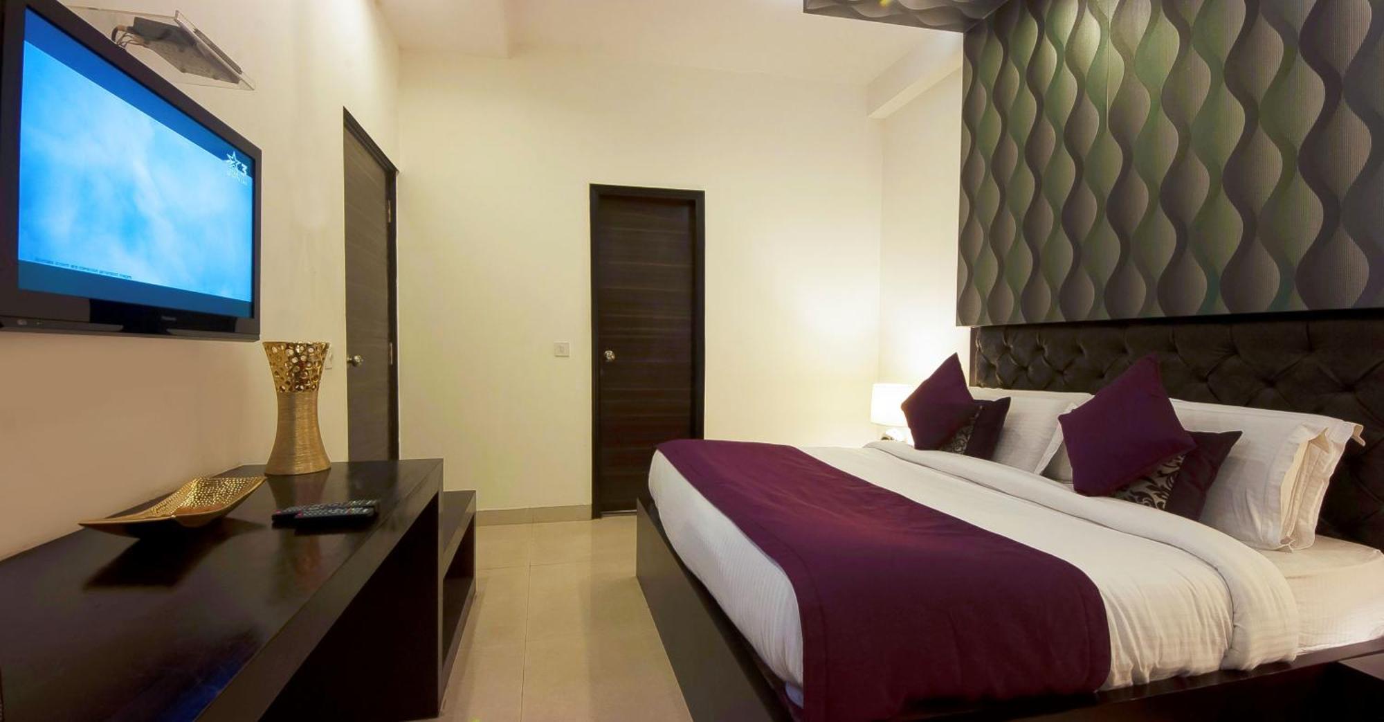 Hotel Transit International- Aerocity Delhi Airport Ню Делхи Екстериор снимка
