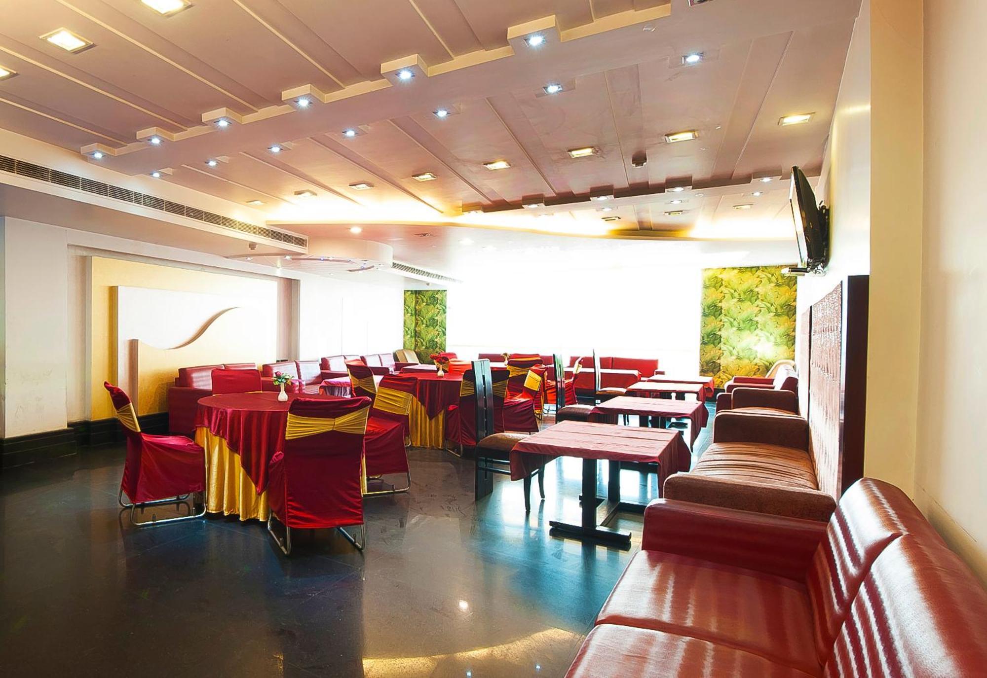 Hotel Transit International- Aerocity Delhi Airport Ню Делхи Екстериор снимка