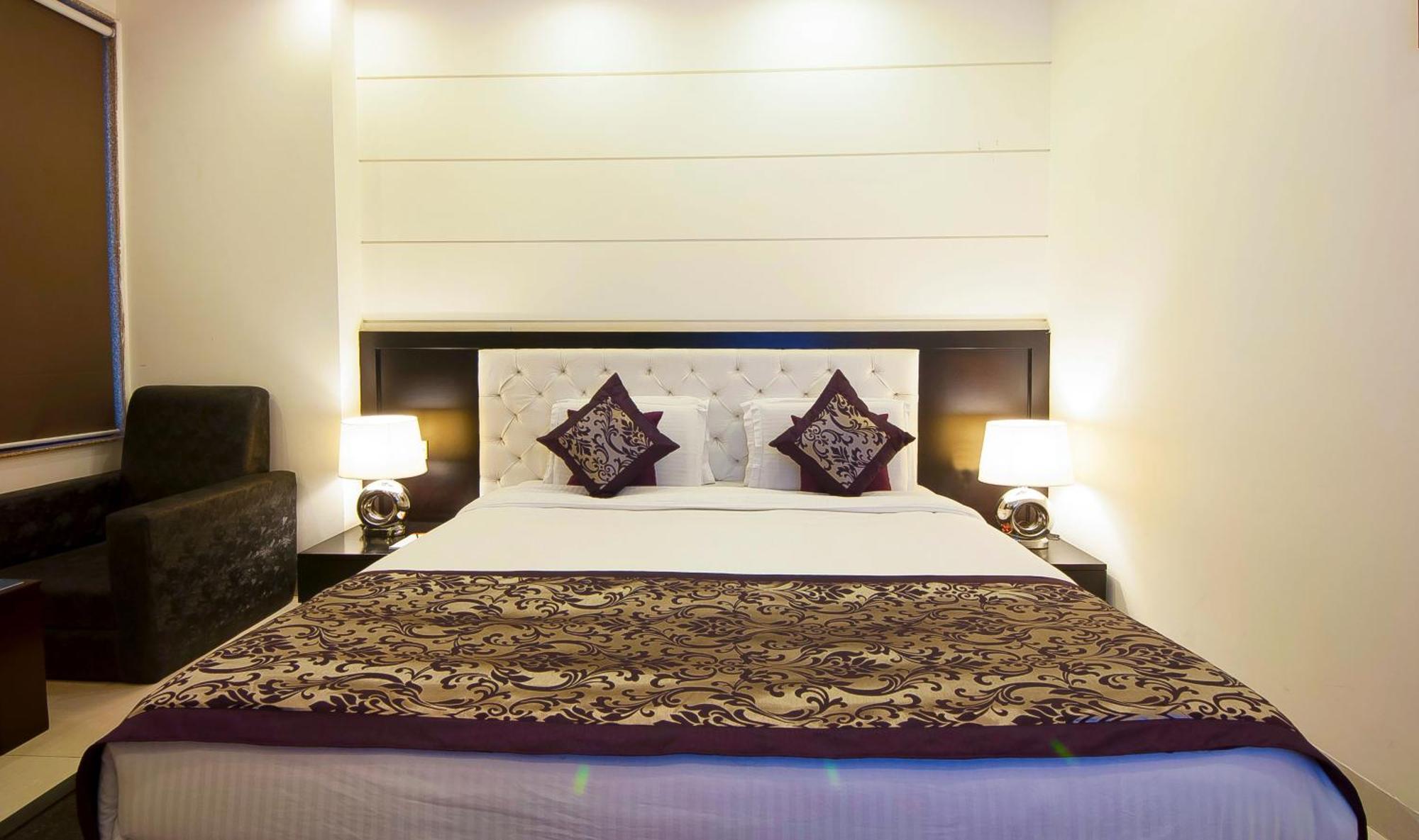 Hotel Transit International- Aerocity Delhi Airport Ню Делхи Екстериор снимка