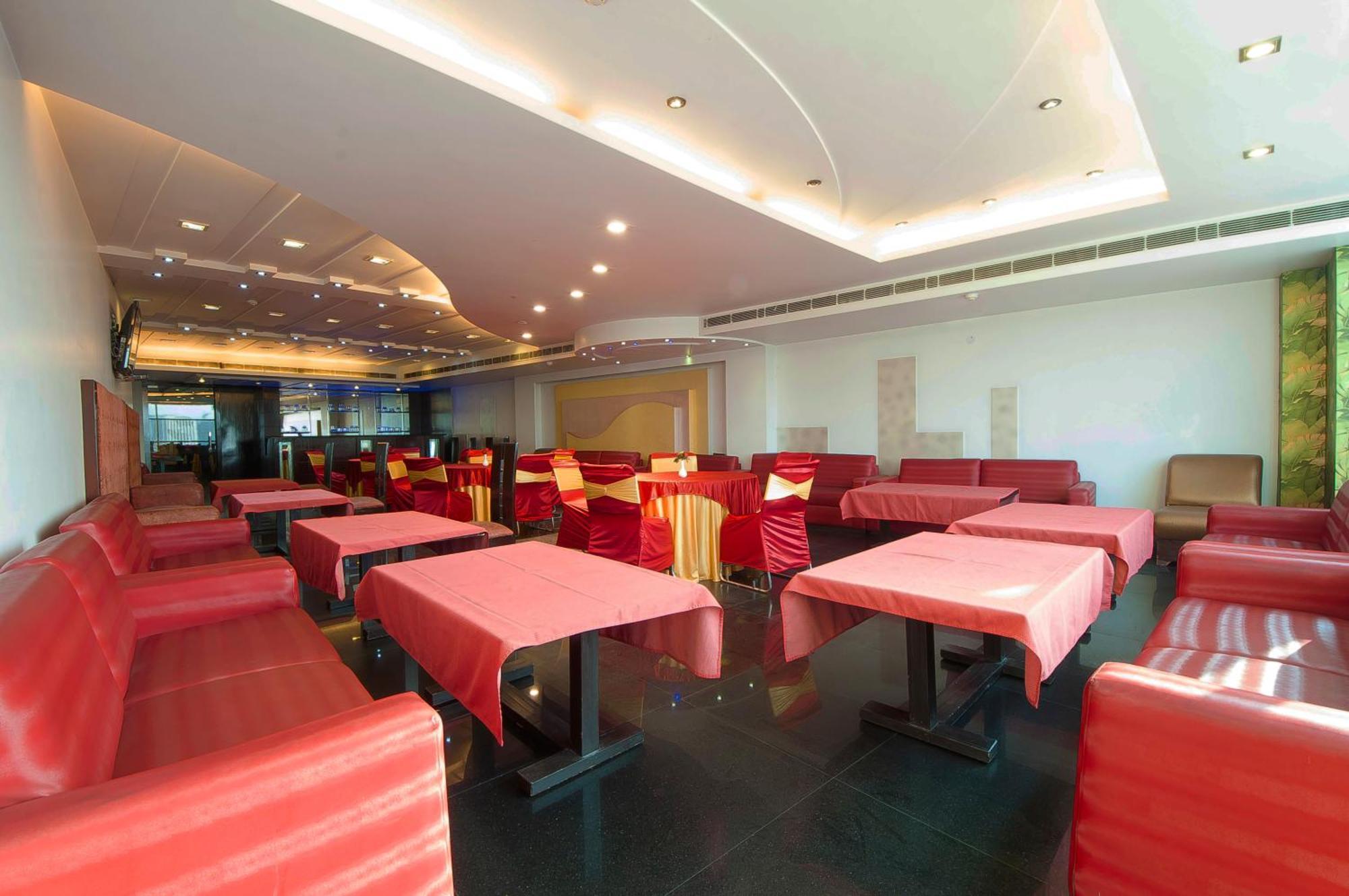 Hotel Transit International- Aerocity Delhi Airport Ню Делхи Екстериор снимка